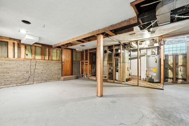Building Photo - 3229 Beacon Hill Ave