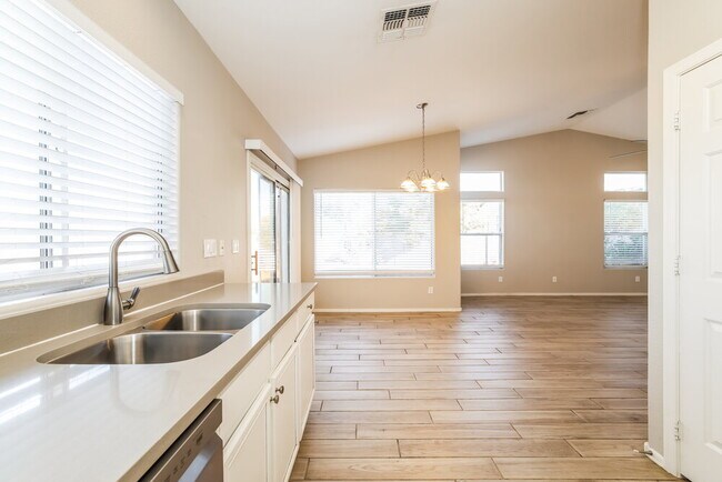 Building Photo - 3430 N Saffron