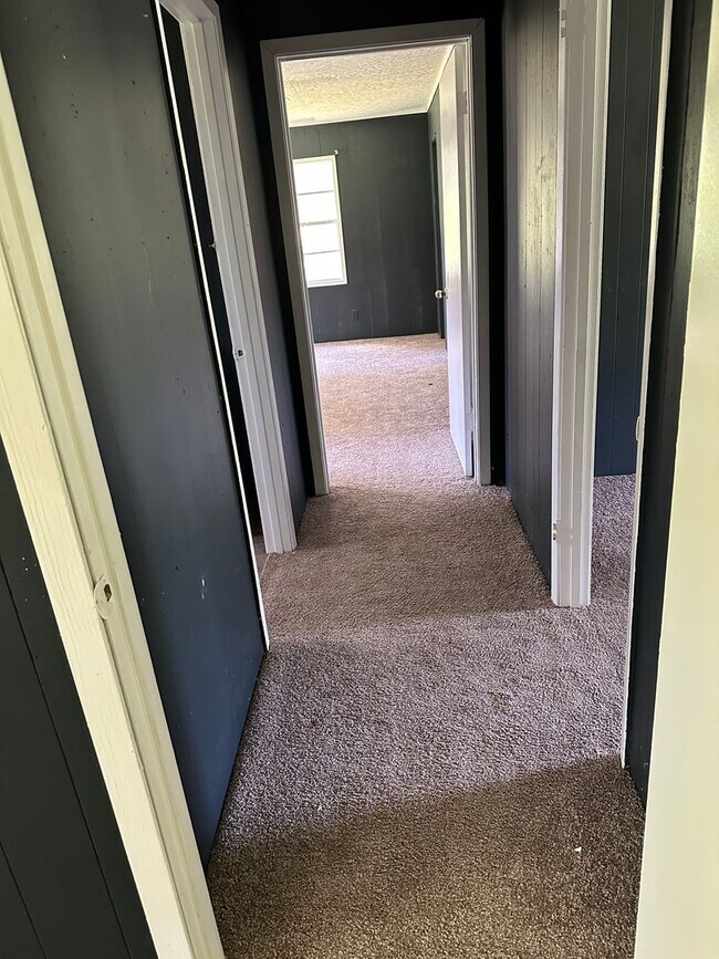 Building Photo - 19465 Mobile Rd