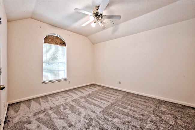 Building Photo - 6806 Rhodes Ct