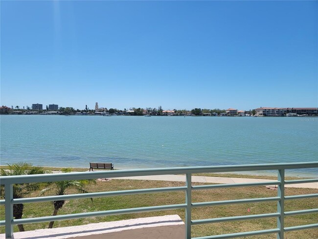 Building Photo - 8000 Sailboat Key Blvd S