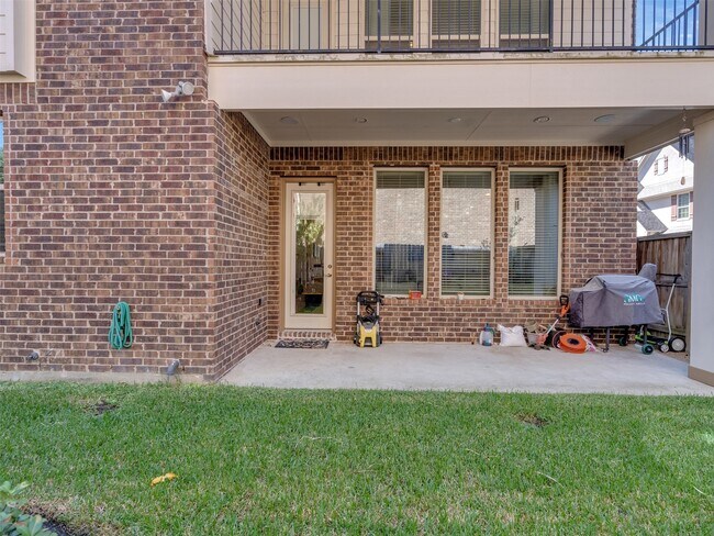 Building Photo - 18324 Parkview Point Dr