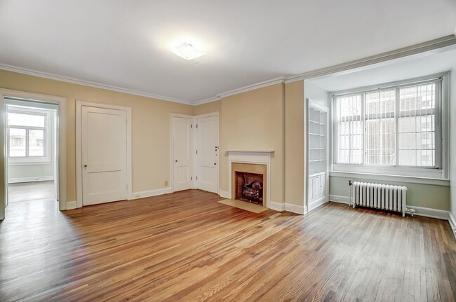 Building Photo - Governor's Terrace Apartments