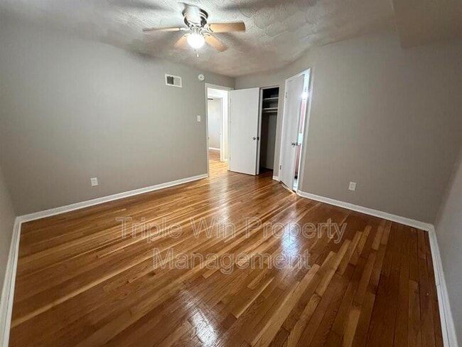 Building Photo - 2408 Caverhill Dr