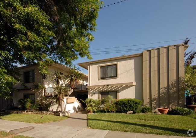 Building Photo - 1418 Magnolia St