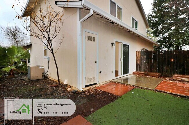 Building Photo - 1729 Laurel Ave