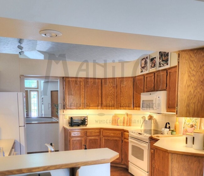 Building Photo - 2502 E 58th Ln