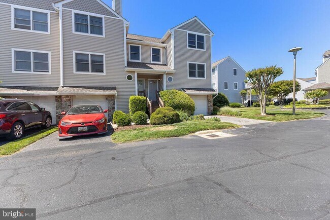 Building Photo - 400 Schooner Way