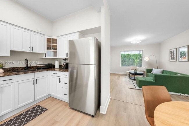 Building Photo - 1471 Lincoln Terrace