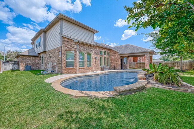 Building Photo - 10323 Hatcher Dr