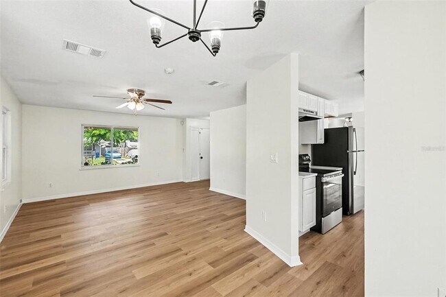 Building Photo - 6515 3rd St Ct W