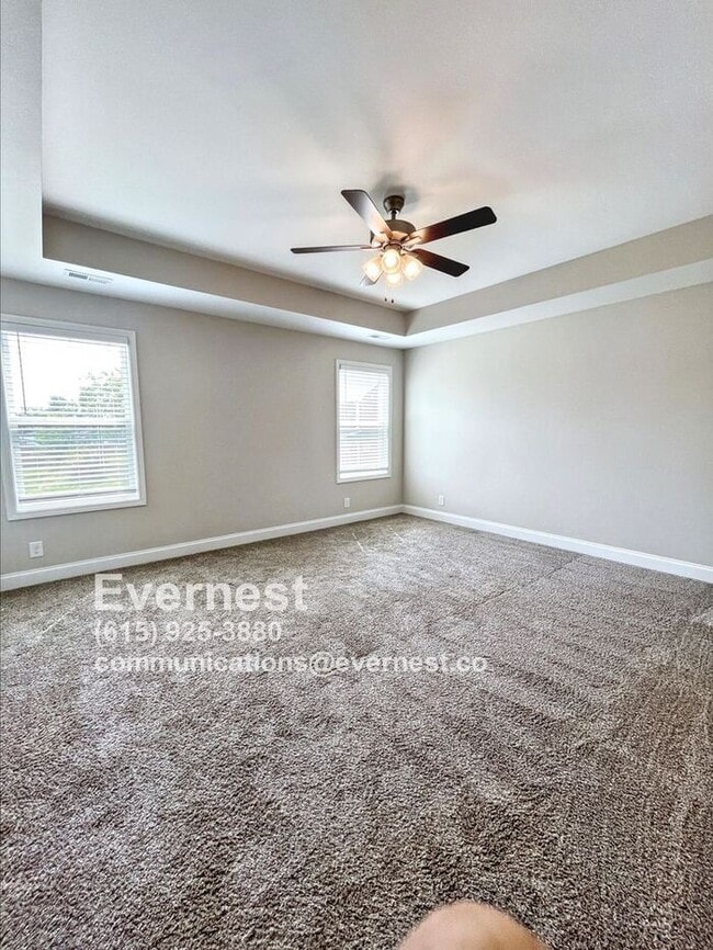 Building Photo - 3-Bedroom, 3-Bathroom Home with Convenient...
