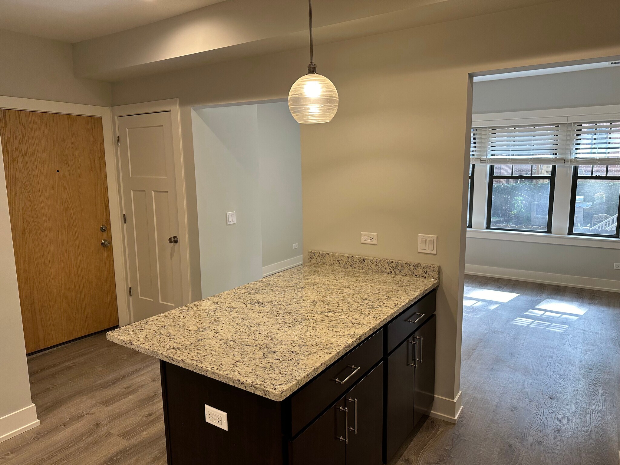 Building Photo - 1143 Maple