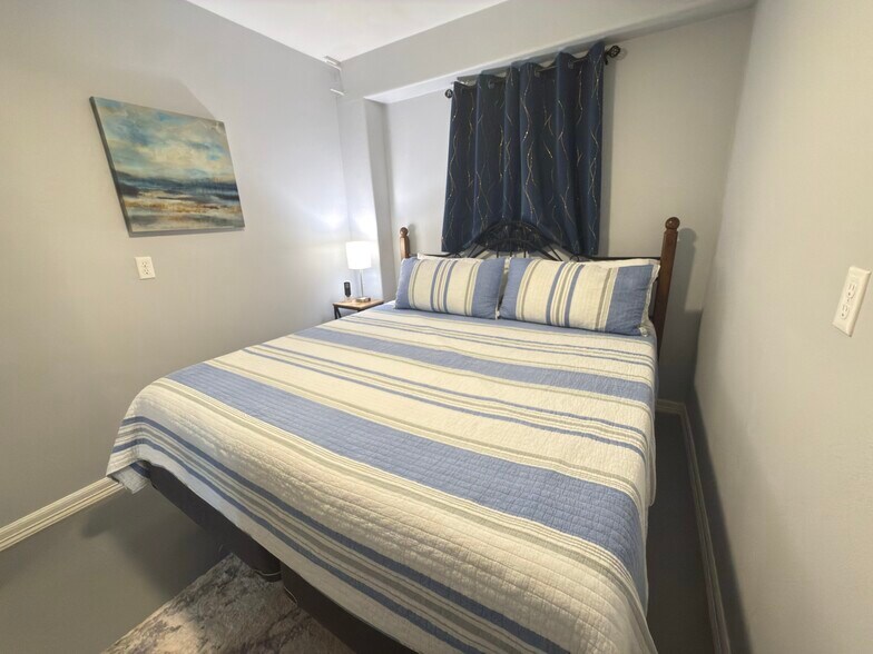 Building Photo - 47975 Michigan Ave