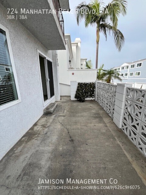 Building Photo - 724 Manhattan Beach Blvd