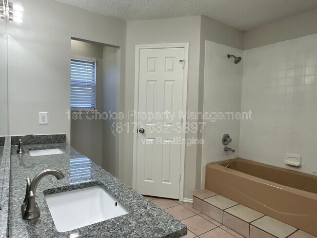 Building Photo - 459 Little Valley Ct
