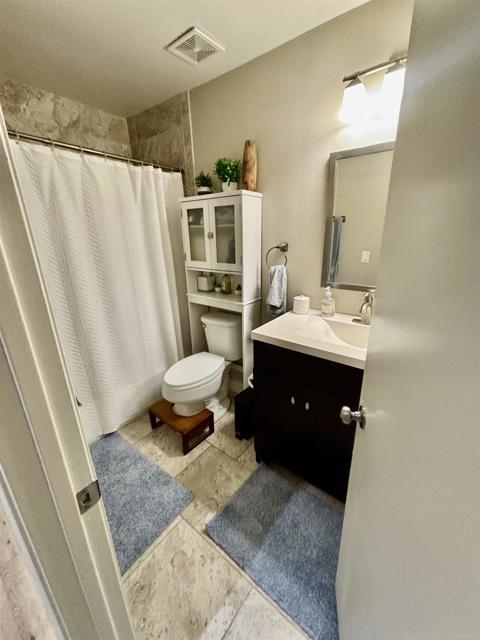 Building Photo - 4863 Gardenia St