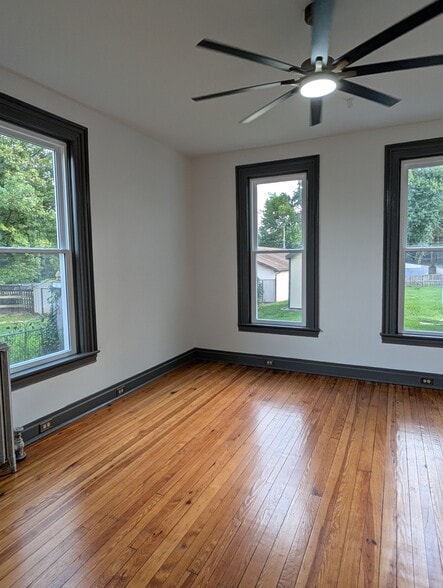 Building Photo - 43 Wayside Ave