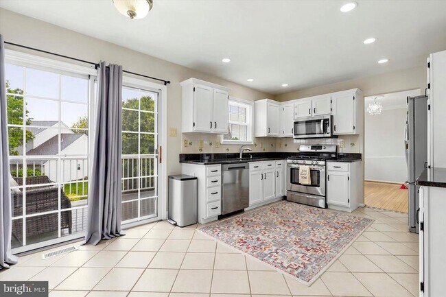 Building Photo - 438 Candlewood Way