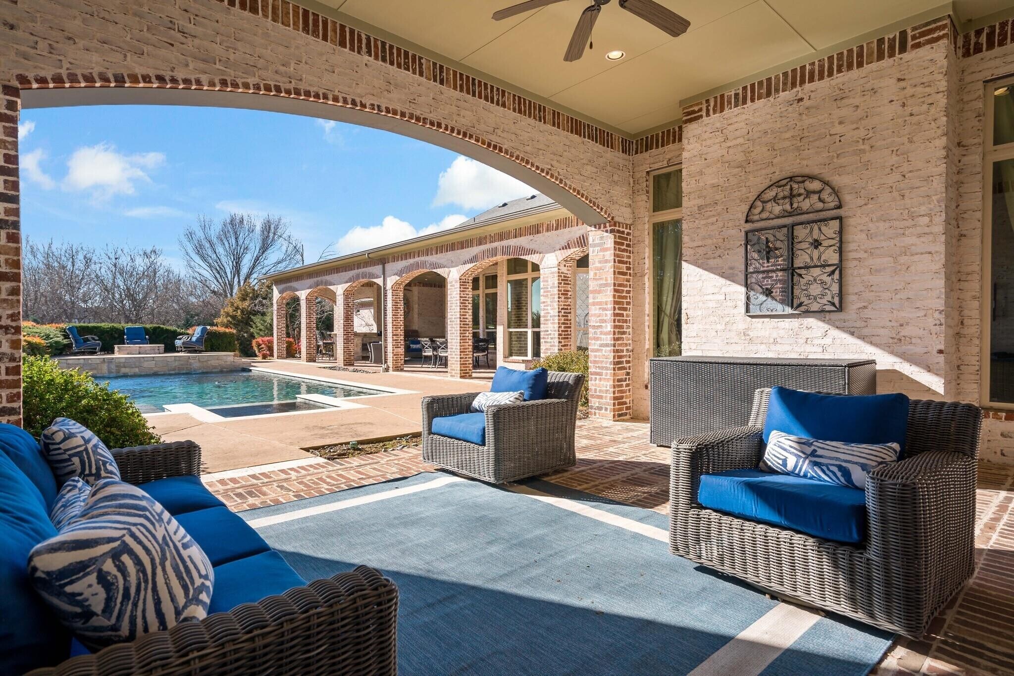 Building Photo - 931 Woodview Dr
