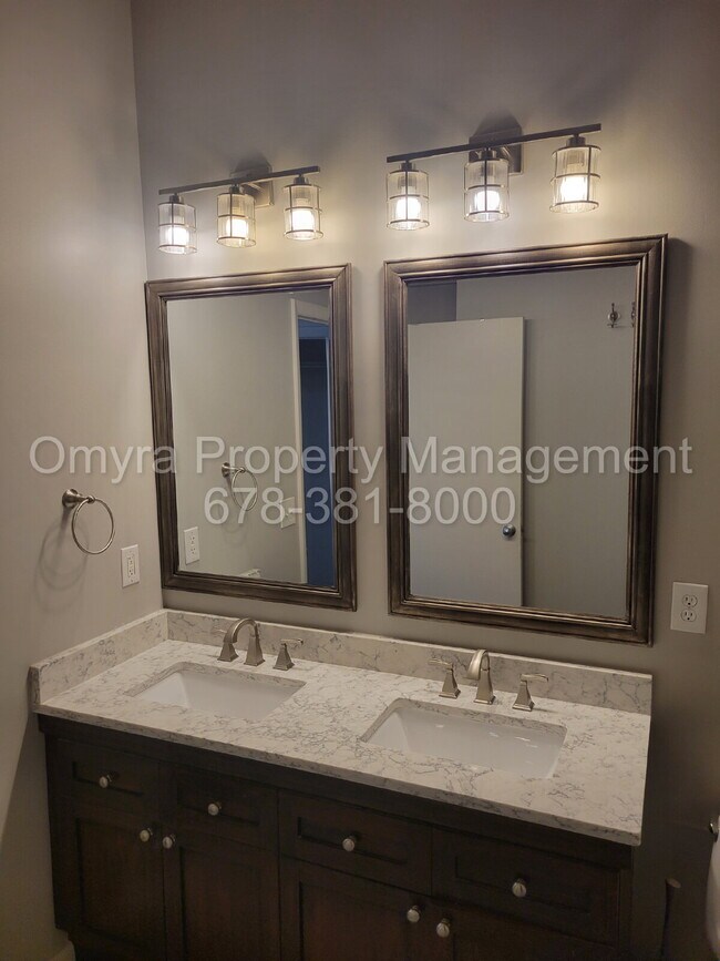 Building Photo - Beautiful Condo in Inman Park!