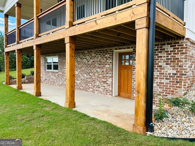 Building Photo - 425 Smokey Rd