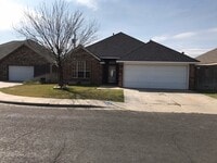Building Photo - 2206 Medford Ct