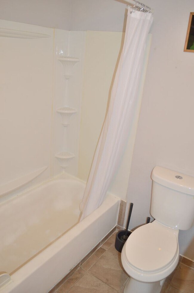 Building Photo - Beautiful Condo in Prime Centerville Location!