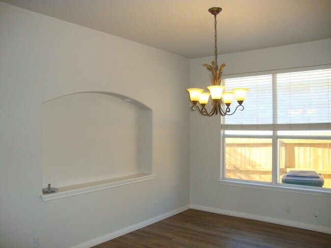 Building Photo - 503 Ambrose Dr