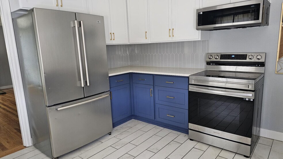 Building Photo - 2726 SE 165th Ave