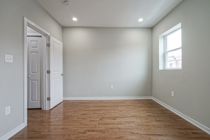 Building Photo - 1918 Pierce St