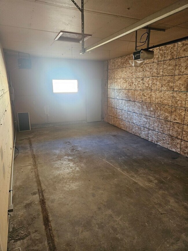 Building Photo - 1732-1734 6th St SE