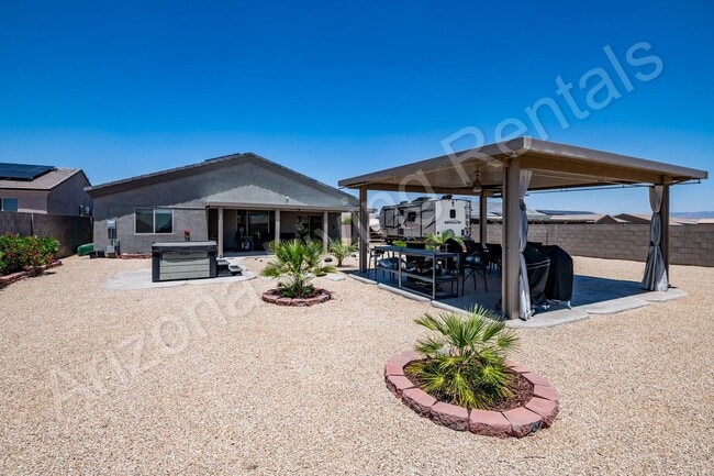 Building Photo - INVITING BACKYARD OASIS