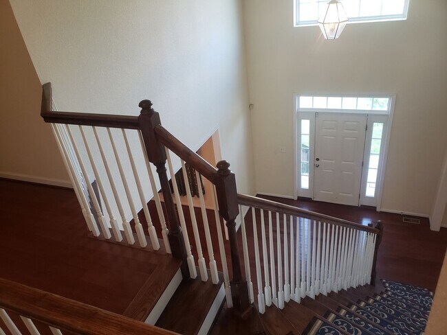 Building Photo - WOODBRIDGE POINTE