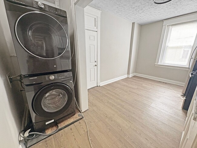 Building Photo - 3425 Carolina Ave