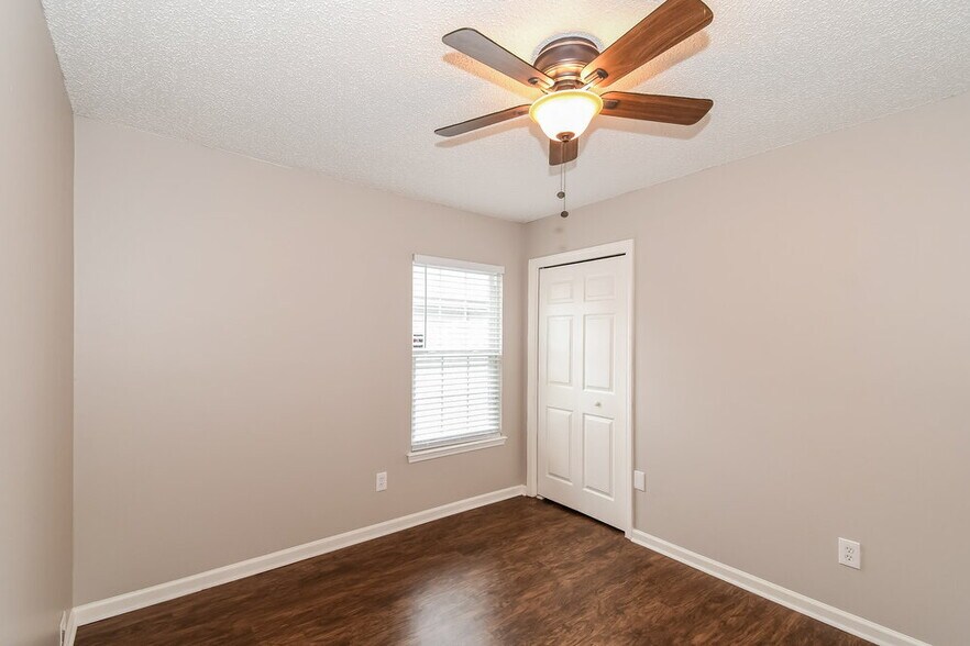 Building Photo - 1810 Dartmouth Dr