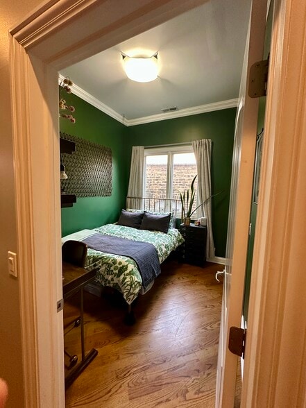 Guest bedroom - 2651 W Haddon Ave