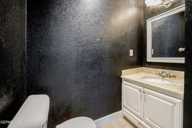 Building Photo - 918 Bellacumbre Dr