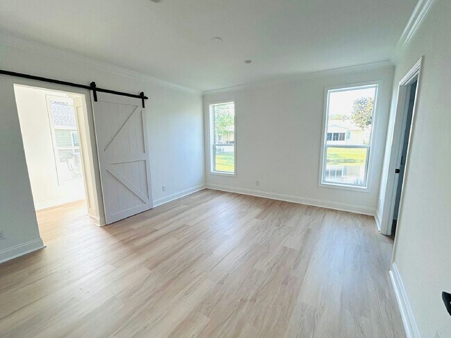 Building Photo - 5805 Mora Pl