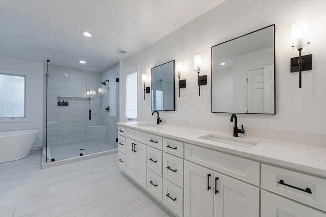 Building Photo - 3491 Roswell Rd NE