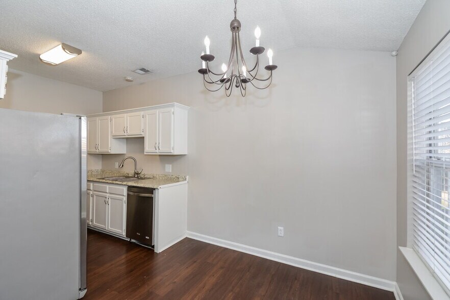 Building Photo - 306 Hank Aaron Cove