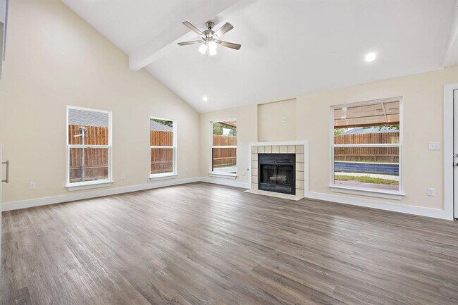 Building Photo - 507 Deercreek Ln