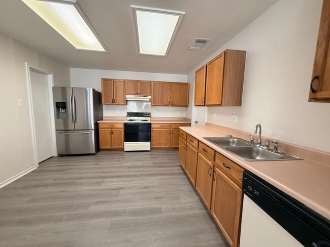 Building Photo - 9742 Misty Plain Dr