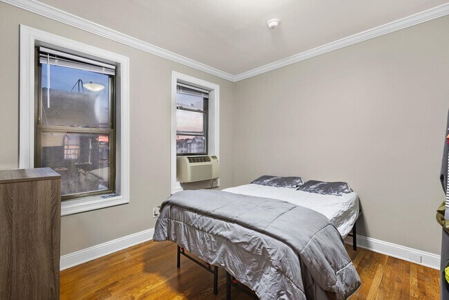 Building Photo - 151 Sip Ave