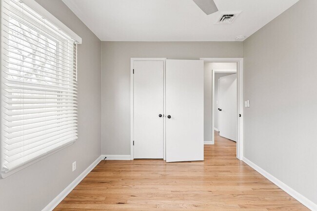 Building Photo - Newly renovated 3-bedroom, 2-bath home