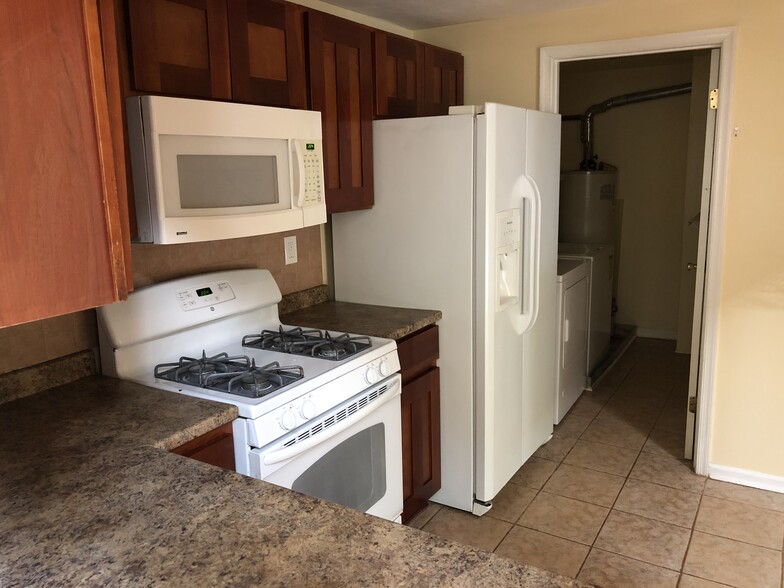 Building Photo - 506 Mountainview Dr