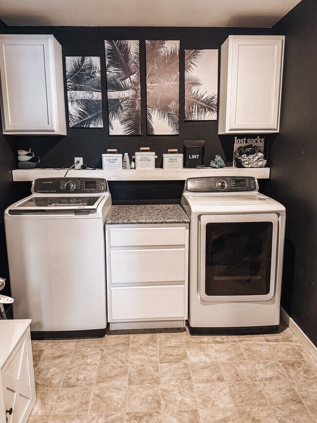 Building Photo - 482 3rd St