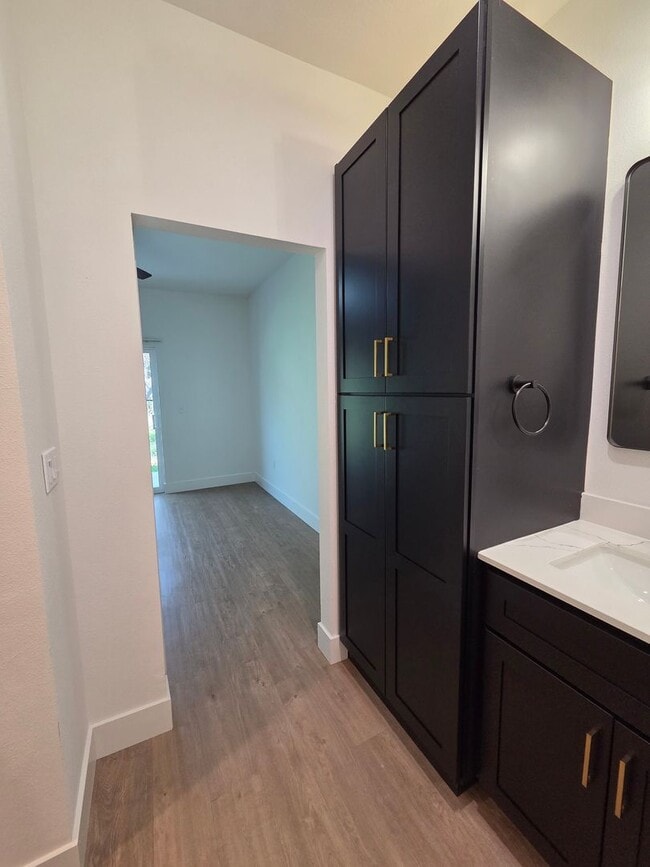 Building Photo - Brand New Build on Old Alturas - ALL Electric with City of Redding Solar!