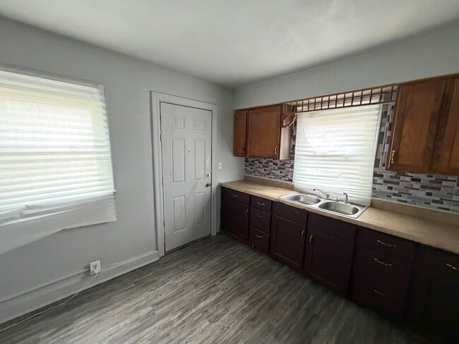Building Photo - 1221 Williams-E