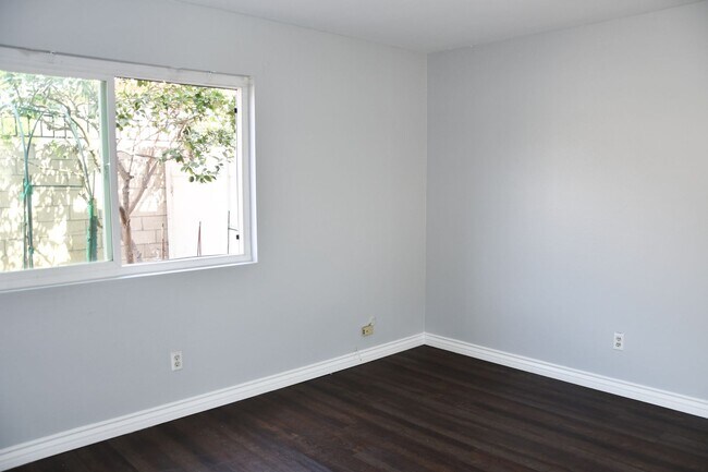Building Photo - 660 S Glassell St